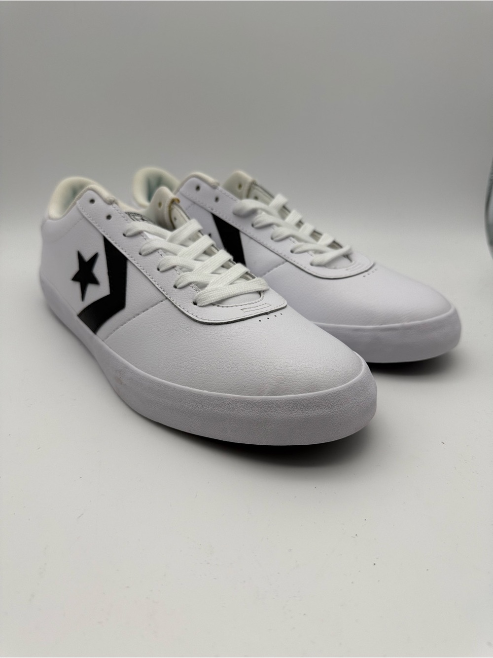 BRAND NEW Converse Point Star Ox 159796C White/Black Leather Sneaker Mens 11